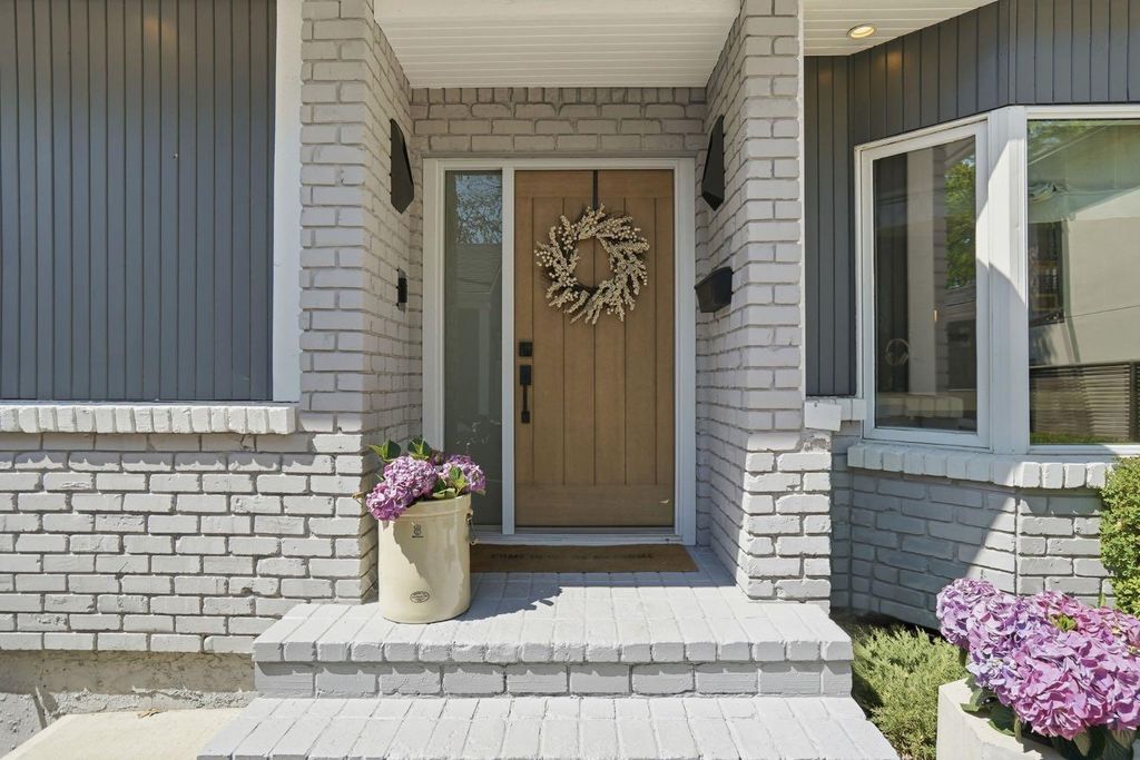 Photo of 940 Riverdale Avenue SW, Calgary, AB T2S 0Y8 (MLS # A2313450)