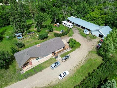 Photo of 36337 Range Road 282, Rural Red Deer County, AB T4G 0G7 (MLS # A2324613)