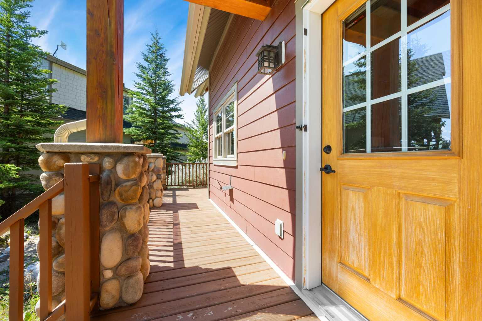 225 CottageClub Crescent