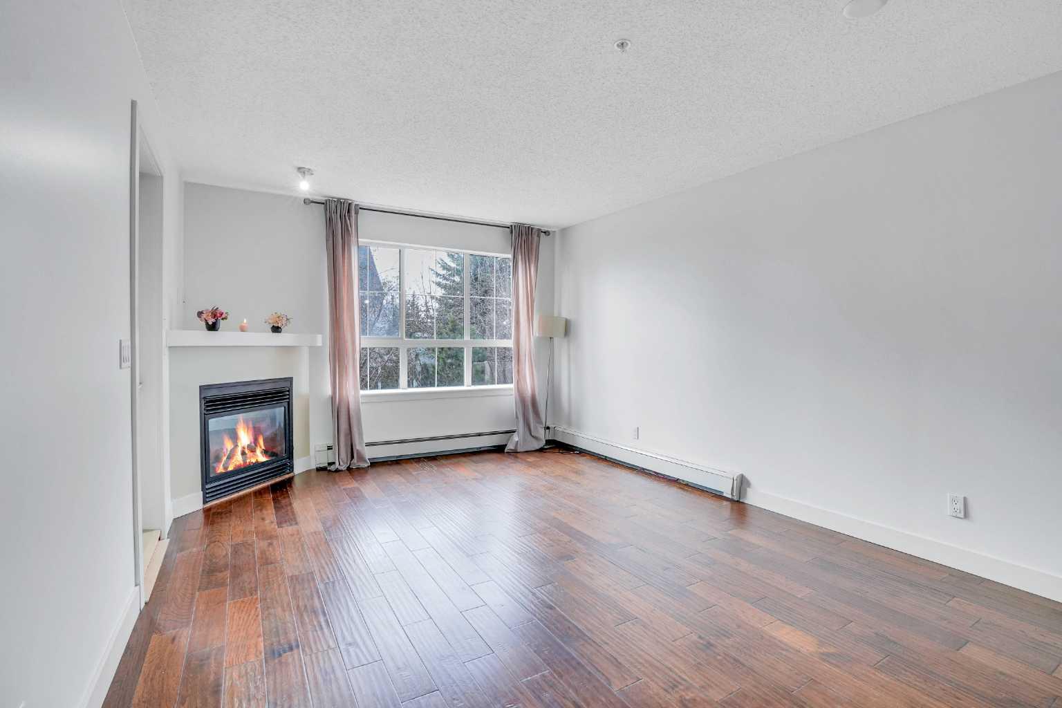 35 Richard Court SW 250