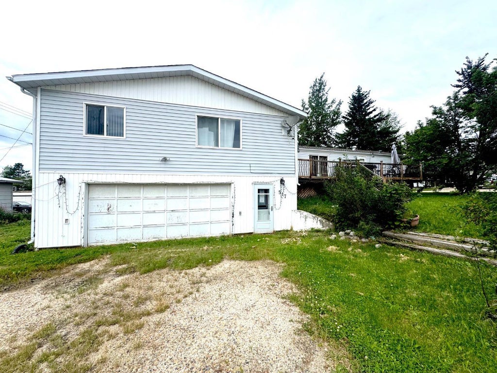 Photo of 517 3rd Avenue, Fox Creek, AB T0H 1P0 (MLS # A2336041)