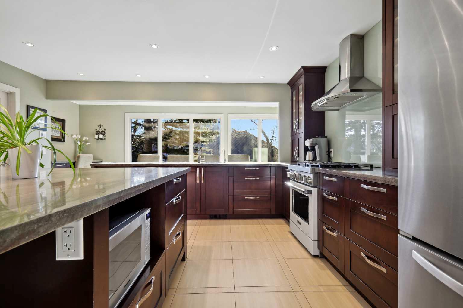127 Varsity Estates Grove NW