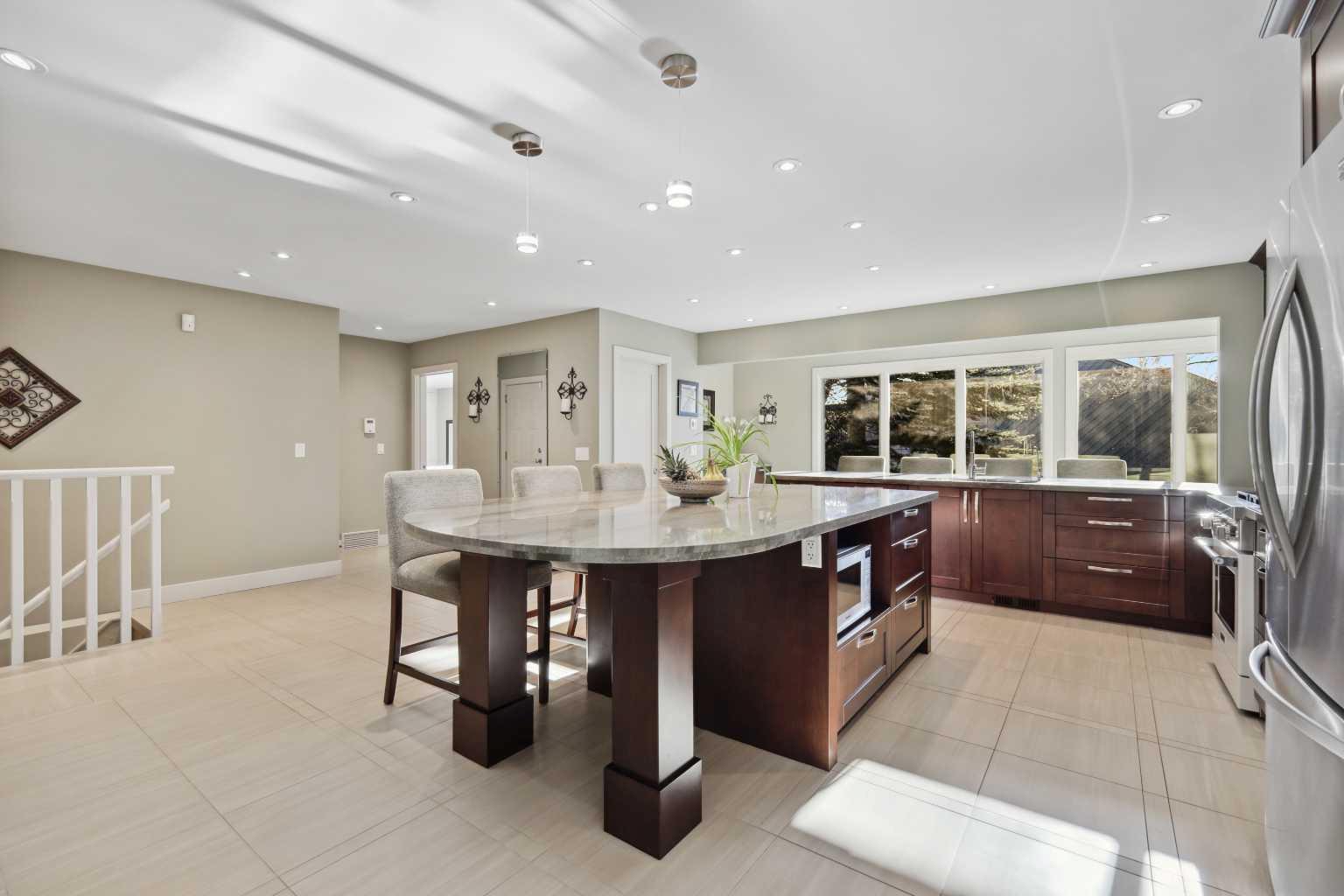 127 Varsity Estates Grove NW