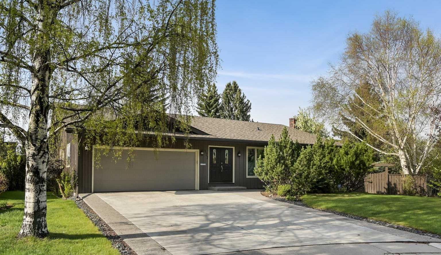 127 Varsity Estates Grove NW