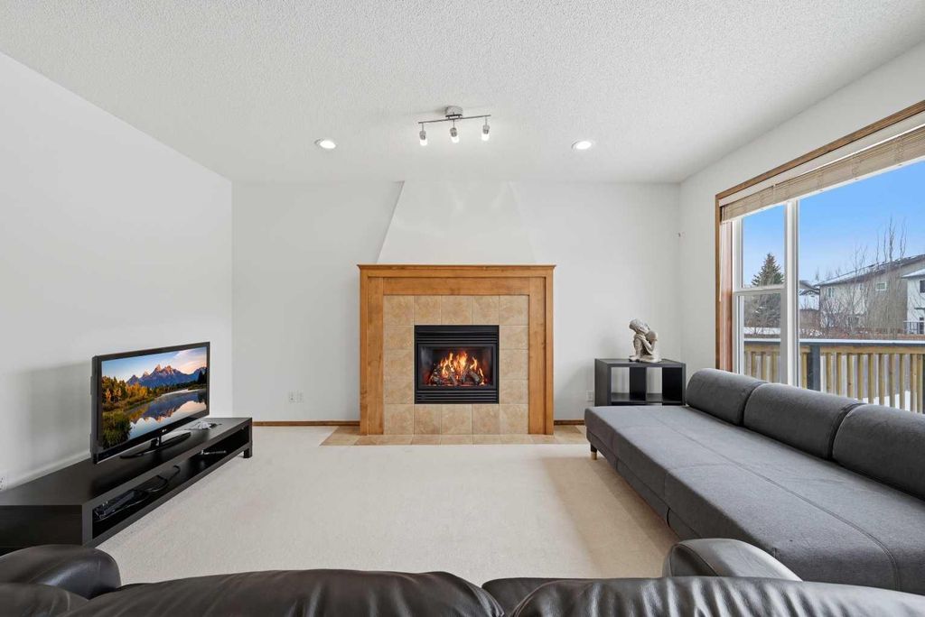 Photo of 125 Panamount Heath NW, Calgary, AB T3K 6J9 (MLS # A2291772)