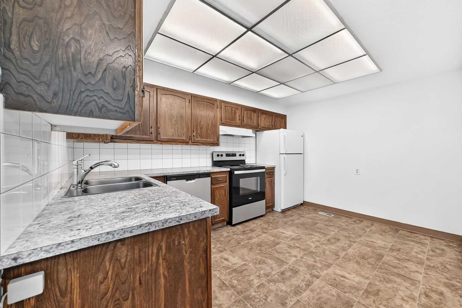 330 Canterbury Drive SW 130