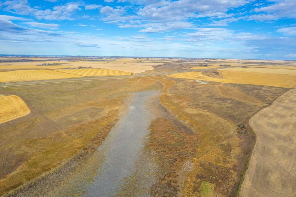 Photo of NW-1-31-1-W5 Range Road 10A, Rural Mountain View County, AB T0M 0N0 (MLS # A2264338)