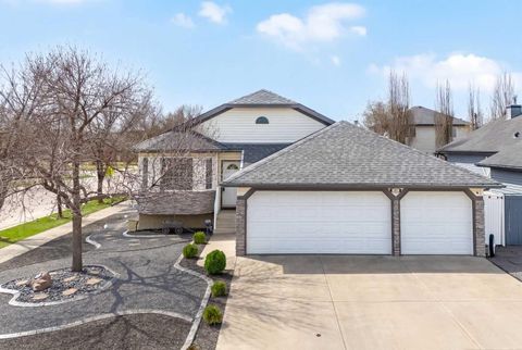 Photo of 187 West Lakeview Circle, Chestermere, AB T1X 1H7 (MLS # A2308914)