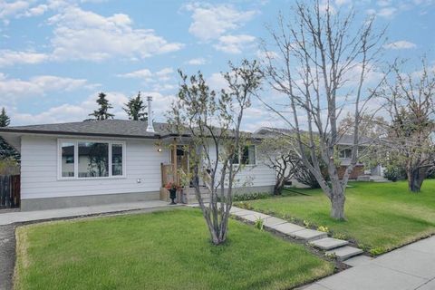 Photo of 6140 Dalmarnock Crescent NW, Calgary, AB T3A 1H2 (MLS # A2320957)