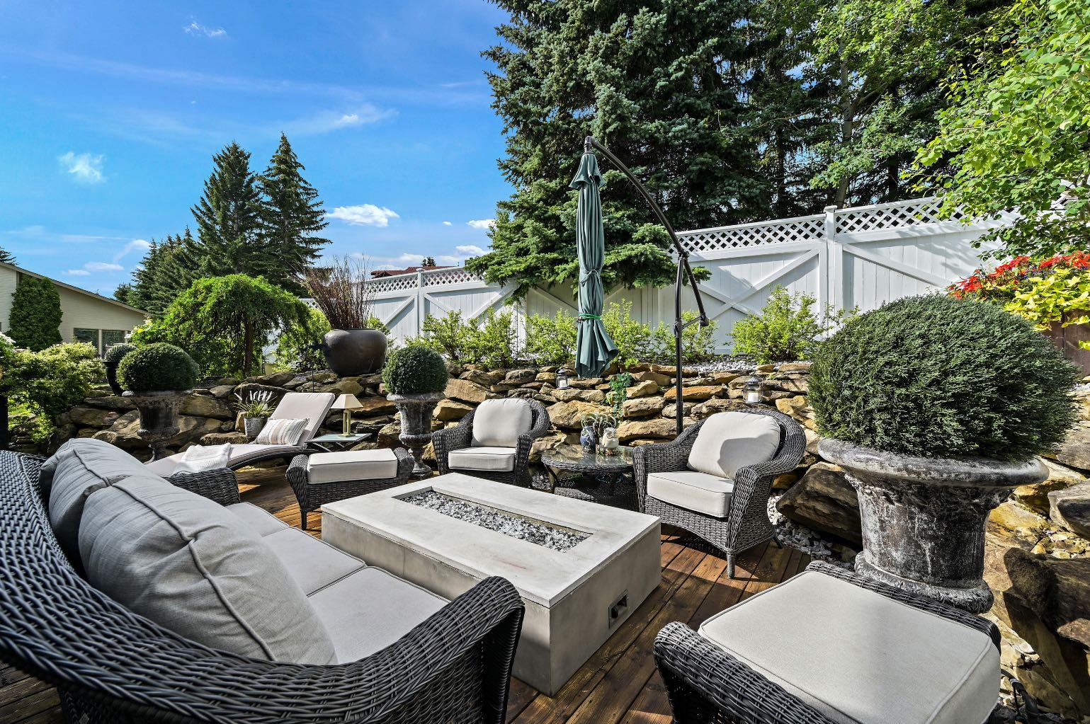 103 Stratton Park SW