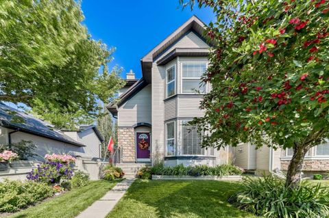 45 Cranberry Square Calgary AB T3M 1J5