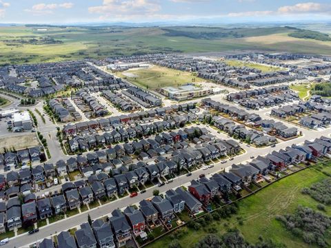 196 Emberside Hollow Cochrane AB T4C 2A3