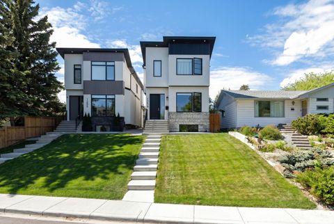 1256 Rosehill Drive NW Calgary AB T2K 1M2