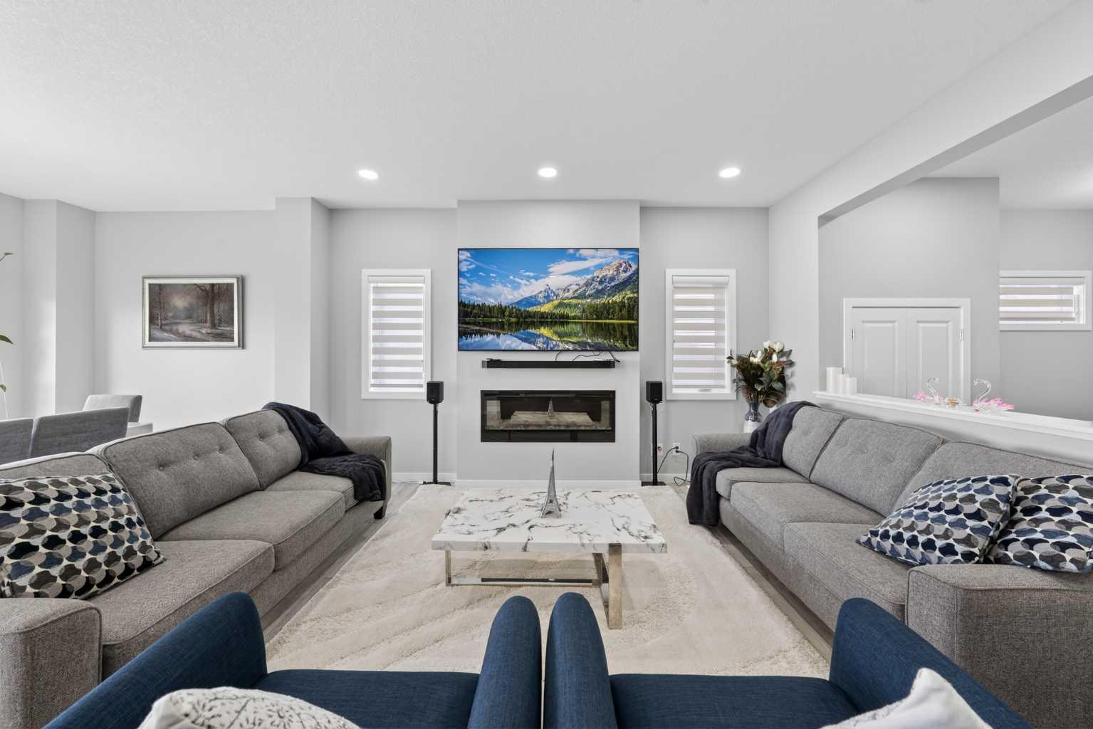 276 Calhoun Crescent NE