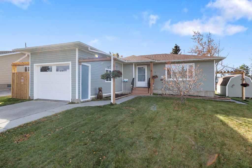 Photo of 3 Isbister Avenue, Swan Hills, AB T0G 2C0 (MLS # A2265094)