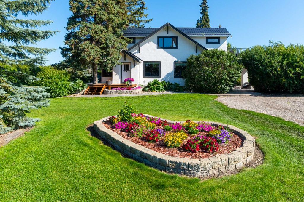 Photo of 30061 Range Road 23 #10 &amp; 20, Rural Mountain View County, AB T0M 0N0 (MLS # A2282508)