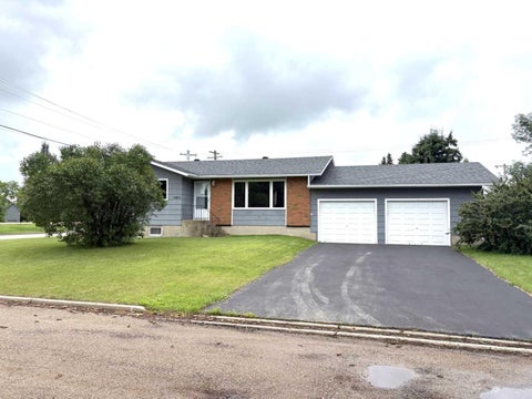 Photo of 5402 47 Avenue W, Forestburg, AB T0B 1N0 (MLS # A2346055)