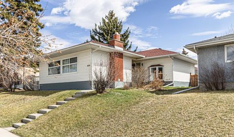 Photo of 5636 37 Street SW, Calgary, AB T3E 5M6 (MLS # A2306600)