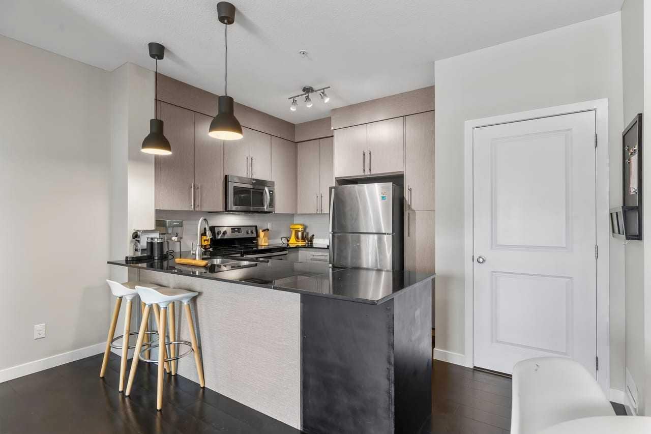 5305 32 Avenue SW 4201
