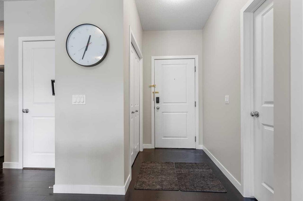 Photo of 5305 32 Avenue SW #4201, Calgary, AB T8E 8A2 (MLS # A2341571)