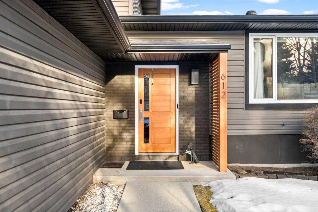 Photo of 612 Willoughby Crescent SE, Calgary, AB T2J 2A1 (MLS # A2287236)