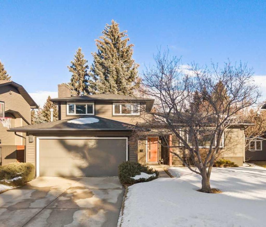 Photo of 612 Willoughby Crescent SE, Calgary, AB T2J 2A1 (MLS # A2287236)