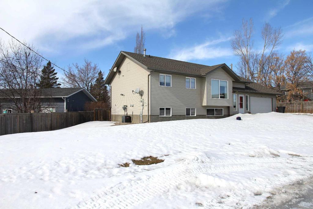 Photo of 128 2 Avenue SE, Marshall, SK S0M 1R0 (MLS # A2291388)