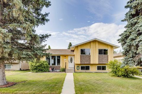 Photo of 197 Acacia Drive SE, Airdrie, AB T4B 1G6 (MLS # A2331308)