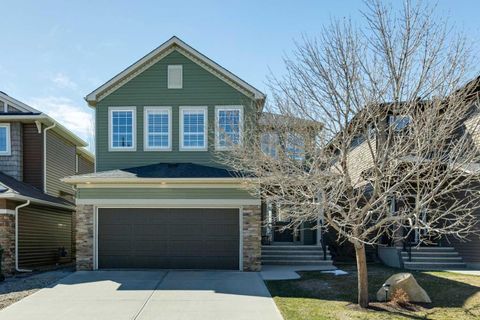 Photo of 325 Evanspark Circle NW, Calgary, AB T3P 0A6 (MLS # A2304243)