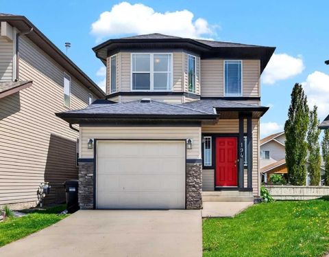 Photo of 194 Everoak Gardens SW, Calgary, AB T2Y 0C6 (MLS # A2314655)
