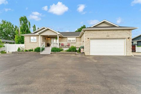 Photo of 1032 Eagle Ridge Drive, Dunmore, AB T1B 0J7 (MLS # A2322076)