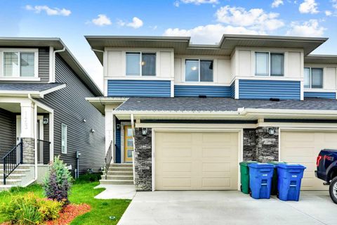 1457 Bayview Point SW Airdrie AB T4B 5K2