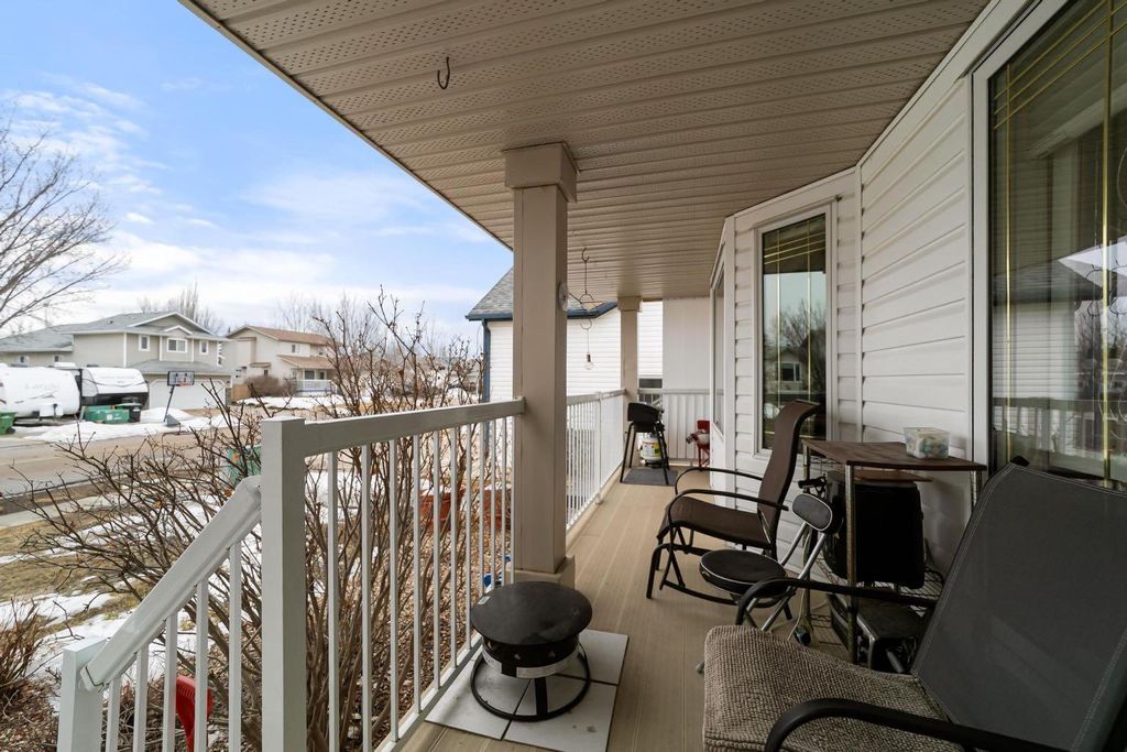 Photo of 6308 30 Avenue, Camrose, AB T4V 4V9 (MLS # A2295402)