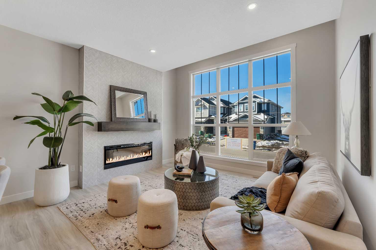 1047 Bayview Crescent