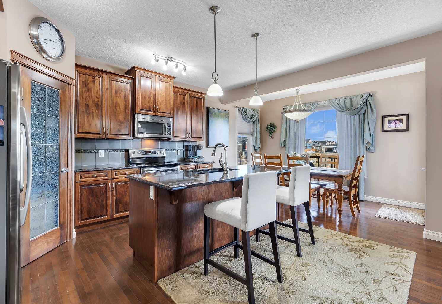 1674 Baywater Street SW