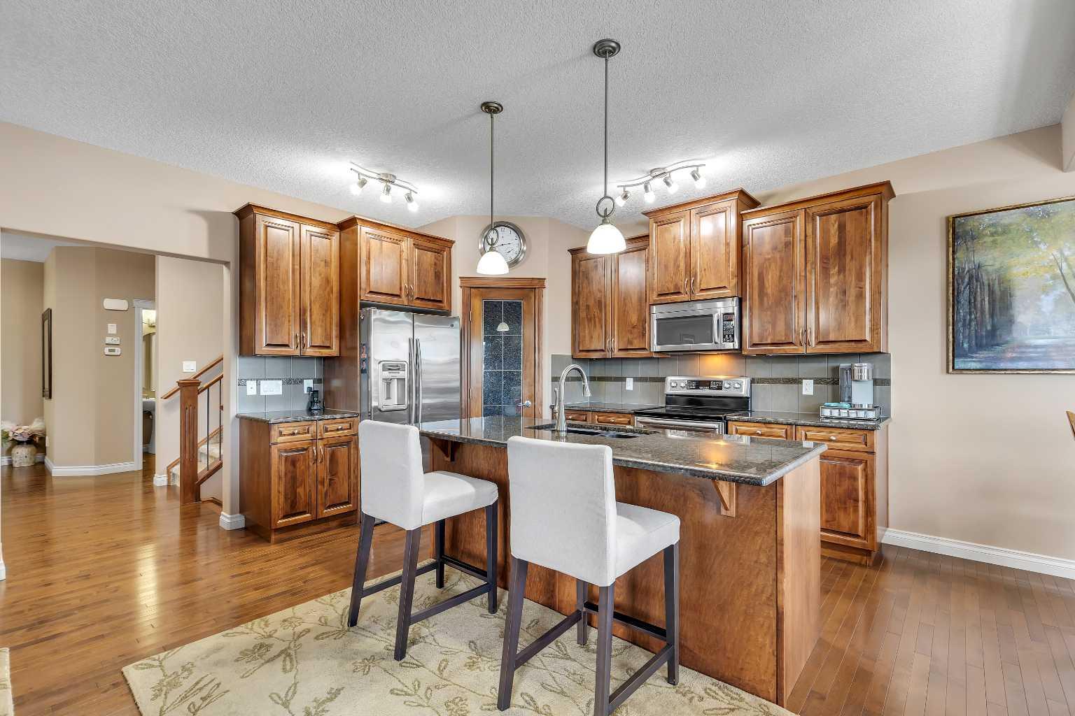 1674 Baywater Street SW