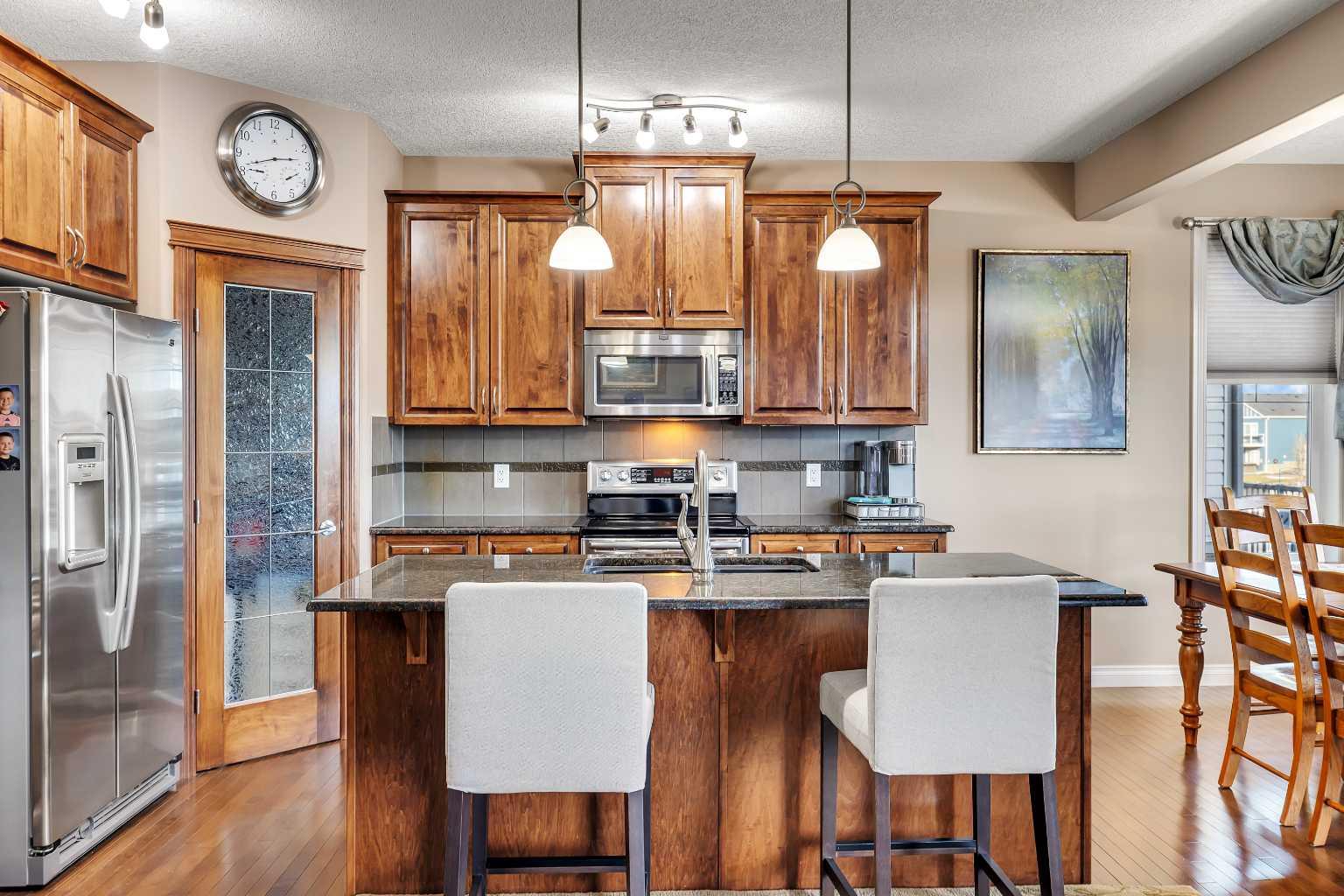 1674 Baywater Street SW