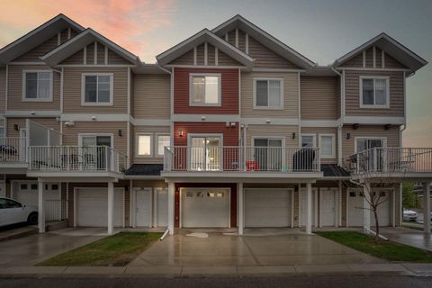 27 Redstone Circle NE Calgary AB T3N 0M8