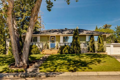 Photo of 23 Heston Street NW, Calgary, AB T2K 2C3 (MLS # A2328293)