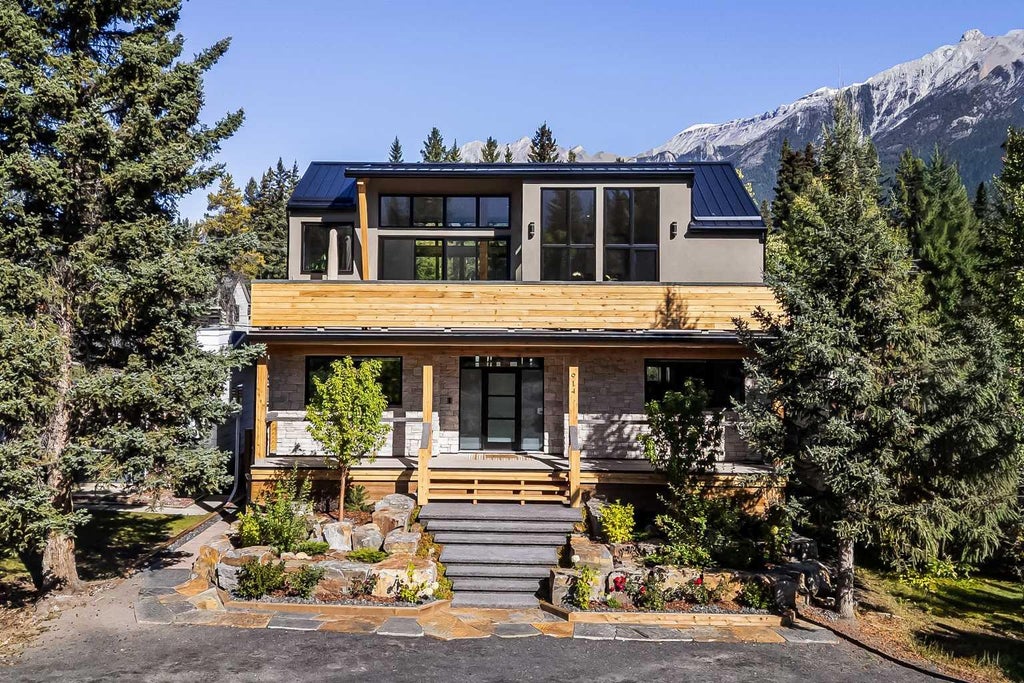 Photo of 914 15th Street, Canmore, AB T1W 2X3 (MLS # A2348015)