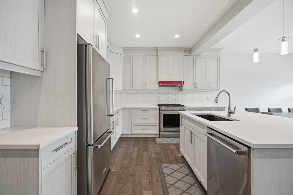 Photo of 452 Evansglen Drive NW, Calgary, AB T3P 0P6 (MLS # A2322899)
