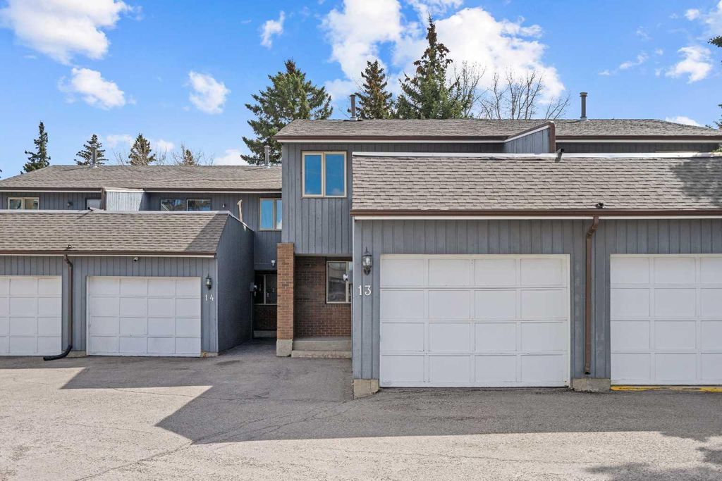 Photo of 803 Varsity Estates Drive NW #13, Calgary, AB T3B 4W5 (MLS # A2304862)