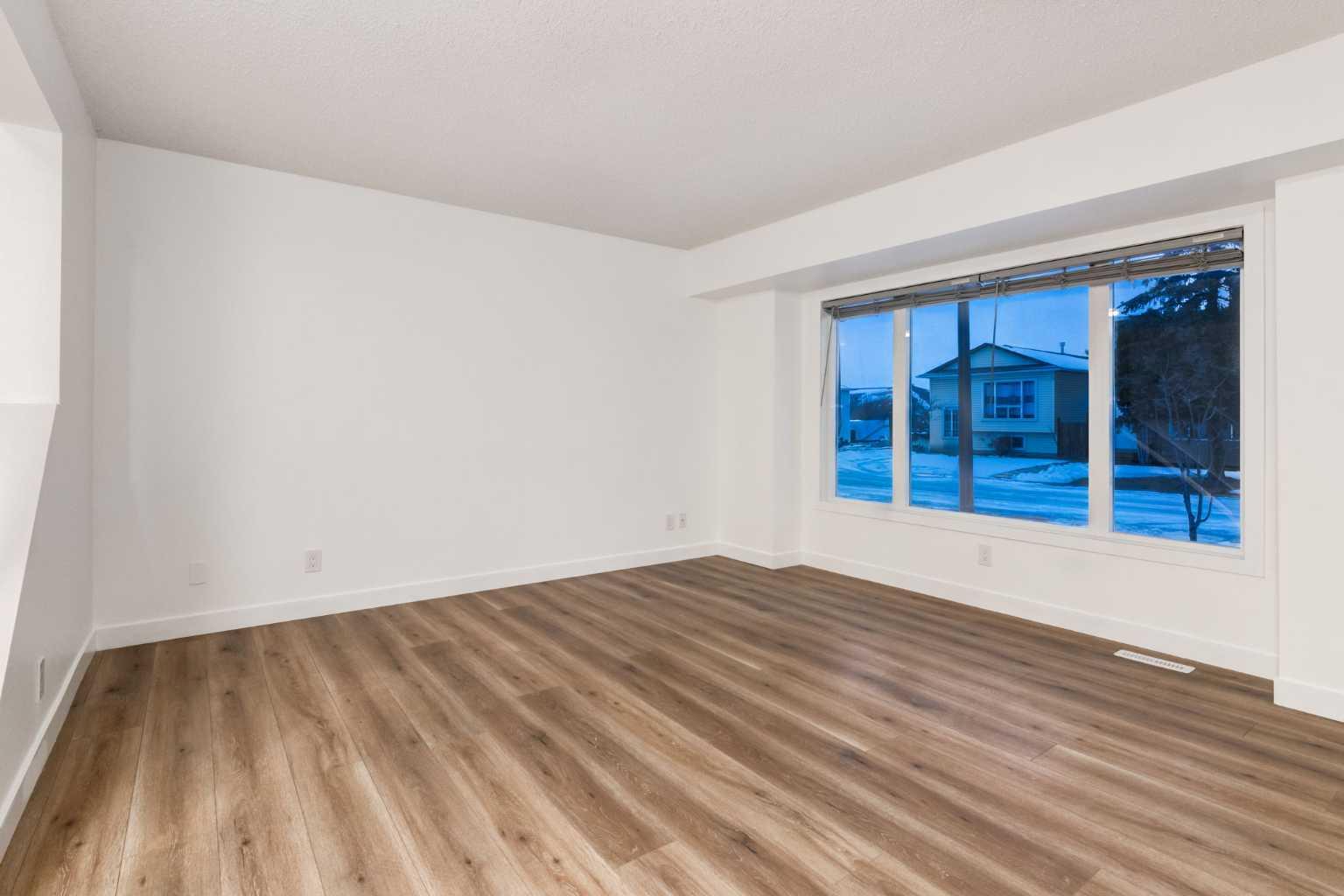 33 Martindale Court NE