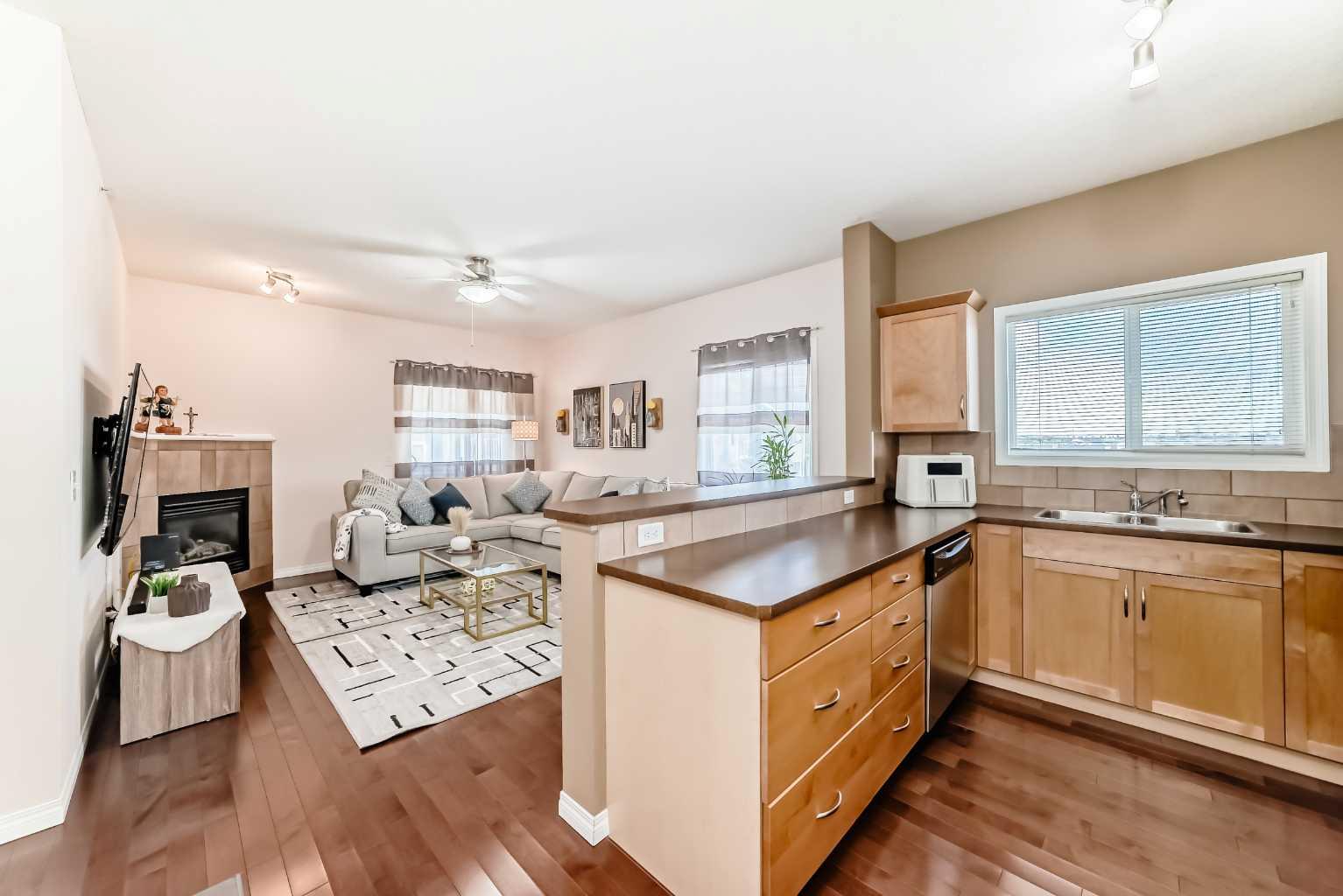 31 Country Village Manor NE 4410