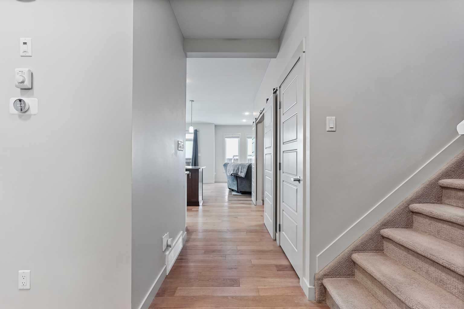 806 Miners Boulevard W