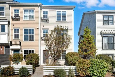 22 Nolan Hill Gate NW Calgary AB T3R 0T9