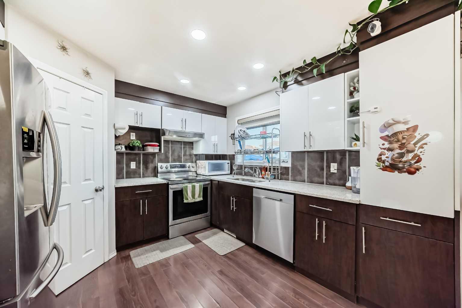 50 Tarawood Lane NE