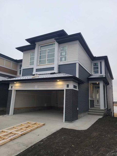 191 Corner Glen Crescent NE Calgary AB T3N 2L8