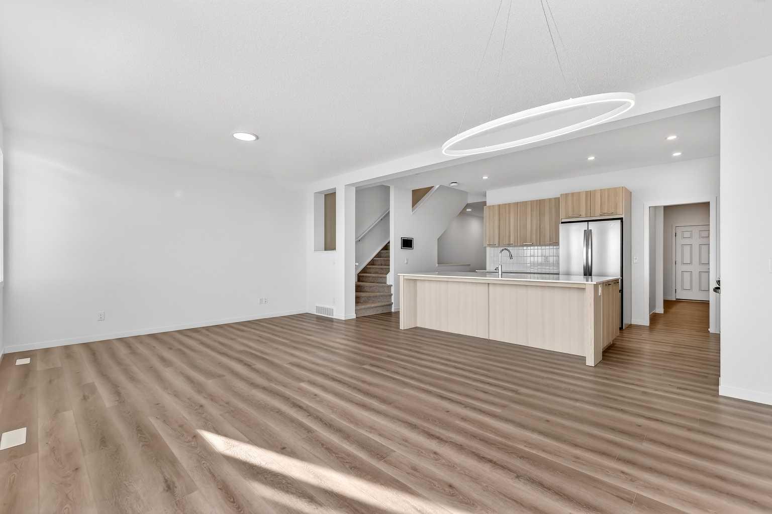 191 Corner Glen Crescent NE