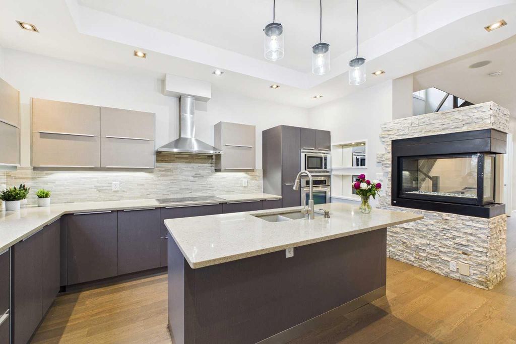 Photo of 2430 28 Avenue SW, Calgary, AB T2T 1K9 (MLS # A2327454)